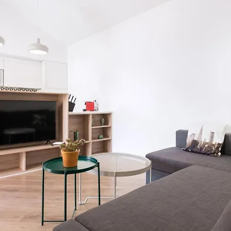 Moderno En Apartment *