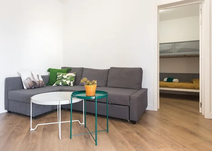 Moderno En * Κόστα Κάλμα